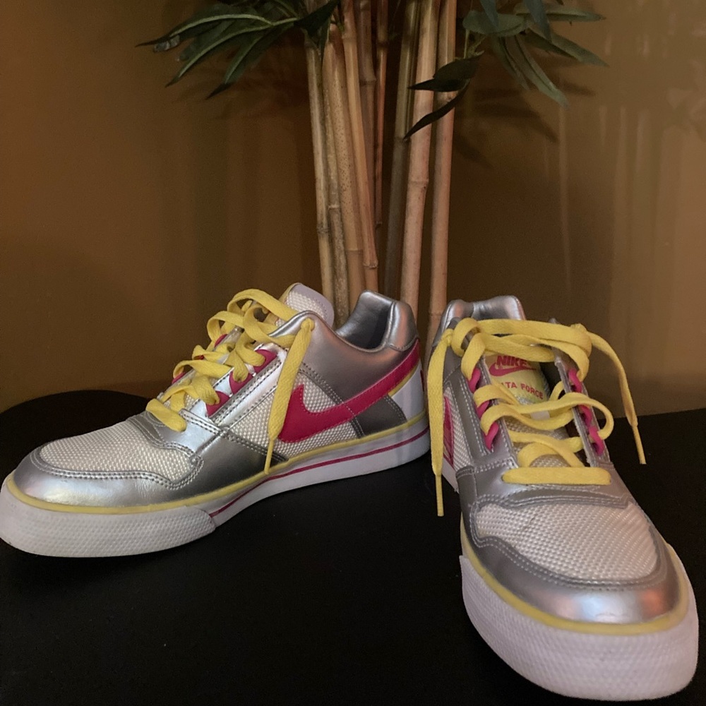 Vintage Nike Women’s shoes